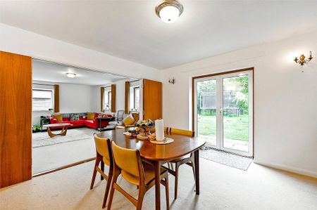 4 bedroom detached house to rent - Photo 2