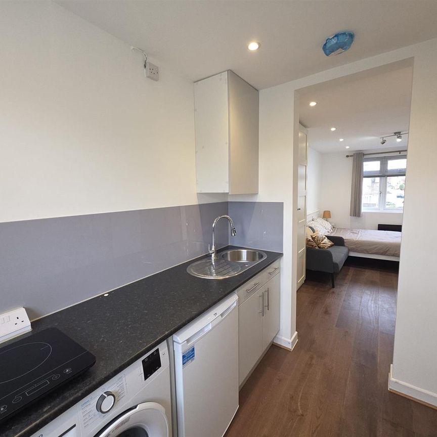 Great Elms Road, HP3 9TJ, Hemel Hempstead - Photo 1