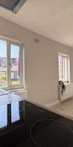 Gas, heating, and hot water are all included - Photo 3