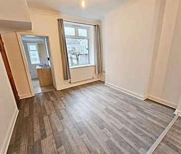 Augustus Street, Ynysybwl, CF37 - Photo 2