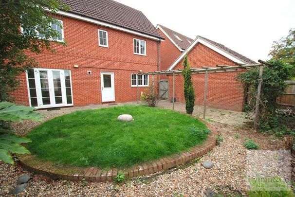 Sunderland Close, Norwich, NR6 - Photo 1