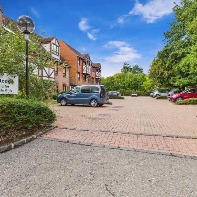 King George V Road, Amersham, Buckinghamshire,HP6 - Photo 1