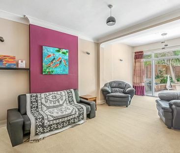 3 bedroom detached house to rent - Photo 3