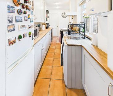 2 bedroom end of terrace house to rent - Photo 5