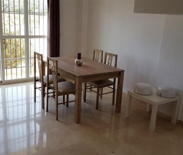 4 Bedroom Townhouse For Rent in La Duquesa, Málaga - Photo 4