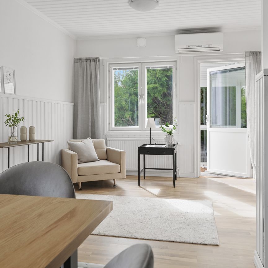 Säbyholmsvägen, Rosersberg - Photo 1