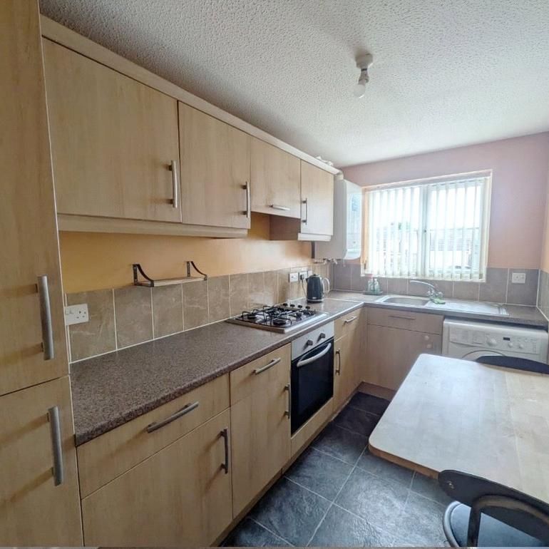 2 bedroom terraced house to rent - Photo 1