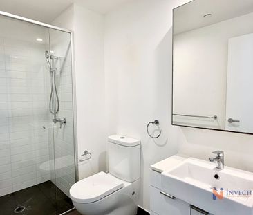 Level 8 - Furnished Spacious Balcony & 2 Bedroom Apartment for Rent - Photo 6