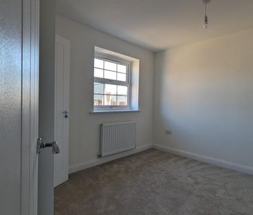 2 bedroom semi-detached house to rent - Photo 6