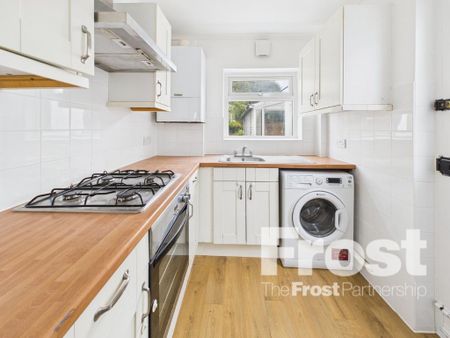 3 bedroom semi-detached house to rent - Photo 5