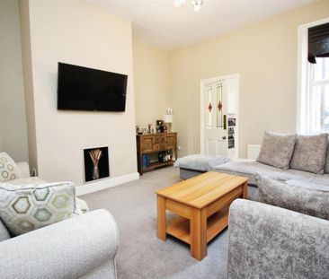 2 bedroom Flat to rent in Ashleigh Grove, West Jesmond - Photo 2
