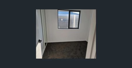 New house, walk to town, beach and river - Photo 2