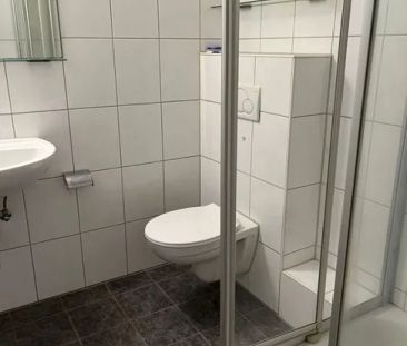 "Ideal für eine ältere Person" Schöne 2,5 Zimmer-Wohnung mit Balkon... - Photo 1