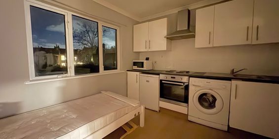 Studio Flat, Myddleton Road, N22 - Photo 3
