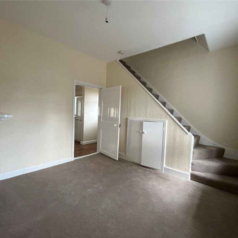 3 Bedroom House - West Hill Park, Fareham - Photo 1