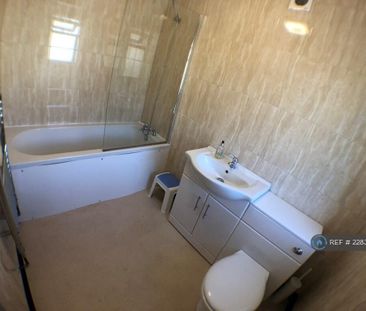 Room in a Shared House, Kelso Gardens, LS2 - Photo 6