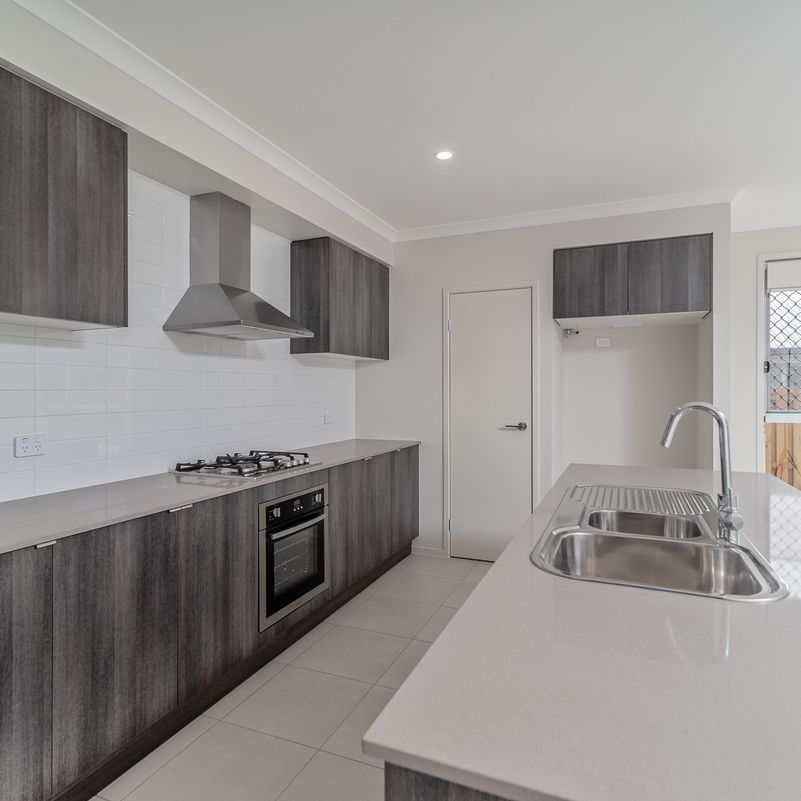 Spacious Family Home in a Quiet, Convenient Location - Photo 1