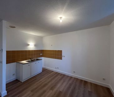 Location Appartement 1 pièce 33m² - Photo 3