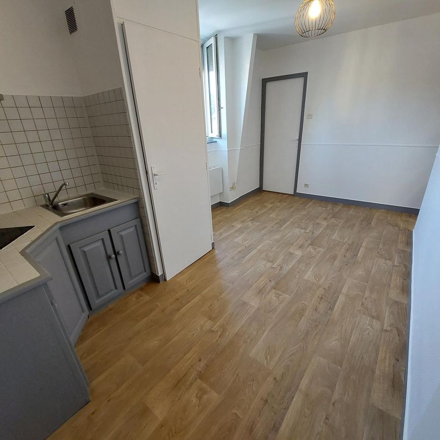 Location Appartement 2 pièces 25m² BRIVE LA GAILLARDE 19100 - Photo 1