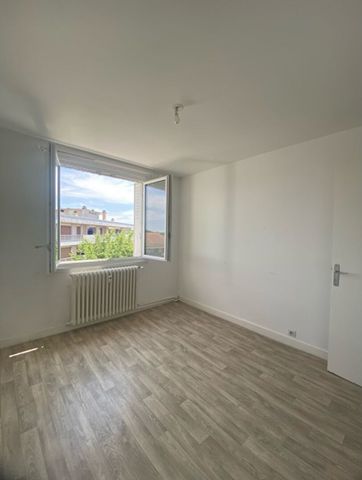 Location Appartement 3 pièces 75m² - Photo 2