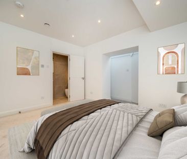 Shepherds Bush Road, W6, London - Photo 3