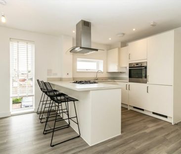 Tala Close, KT6, London - Photo 6