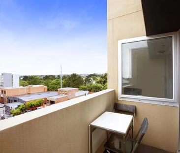 STUDENT ACCOMMODATION - PARTIALLY FURNISHED IN THE HEART OF HAWTHORN - Photo 3