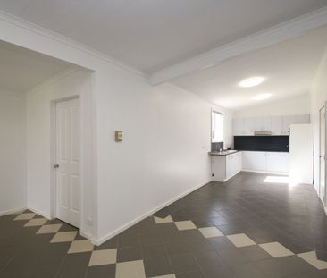 336 Thomas Street - Photo 4