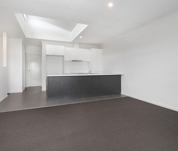 MODERN TOWN HOUSE CLOSE TO THE BALLARAT CBD - Photo 4