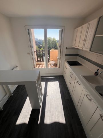 Location Appartement 2 pièces 52m² LYON 9ème - Photo 5
