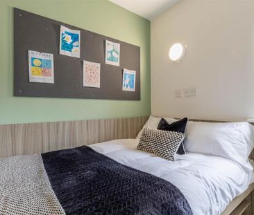 1 bedroom in a flat share to rent - Photo 5