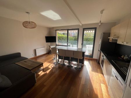 Location Appartement 2 pièces Meublé 51m² CALUIRE ET CUIRE 69300 - Photo 3