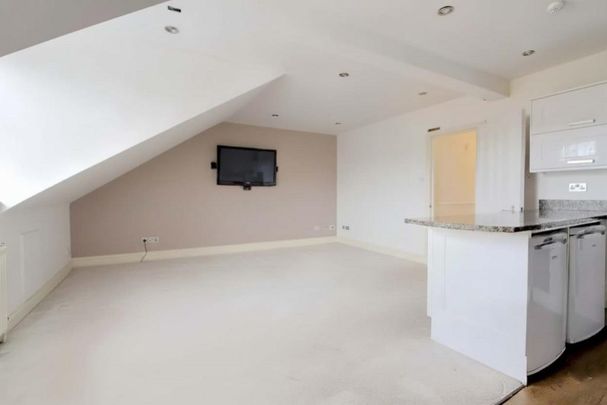 3 bedroom flat to rent - Photo 1