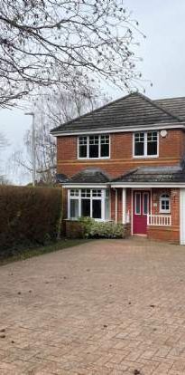 5 bedroom property to rent in Aylesbury - Photo 1