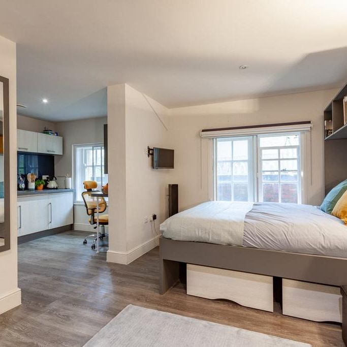 Studio to rent - Photo 1