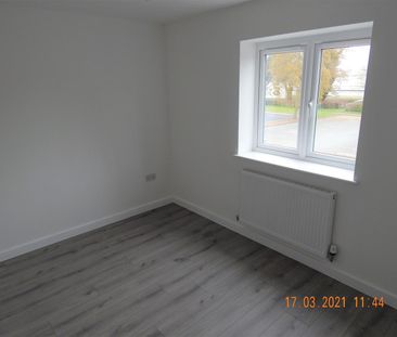 Woodrow Gardens, Redditch - Photo 2