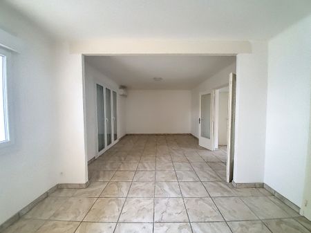 Avignon : Appartement T3 récent et climatisé avec balcon et parking, - Photo 2