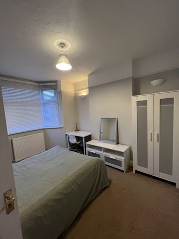 4 Bed Student Accommodation - Photo 3