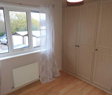 2 bedroom semi-detached house to rent - Photo 4