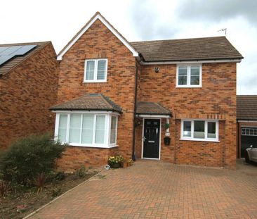 4 bedroom detached house to rent - Photo 2