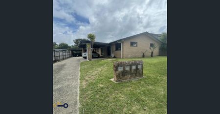 2 Bedroom Unit Opposite Victoria Park - Photo 3