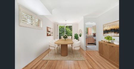 Freshly Updated & Spacious 3 Bedroom Townhouse with Two Private Courtyards - Photo 2