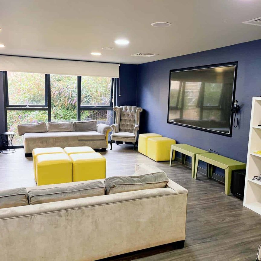 Large Standard Double Ensuite - Photo 1