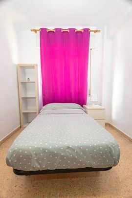 Plaça del Cedre, Valencia, Valencian Community 46022 - Photo 1