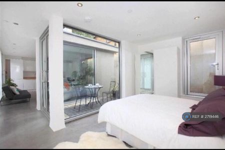 1 bedroom flat to rent - Photo 2