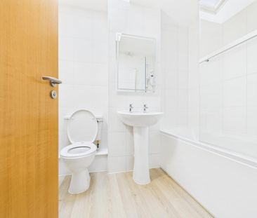 2 bedroom flat to rent - Photo 6