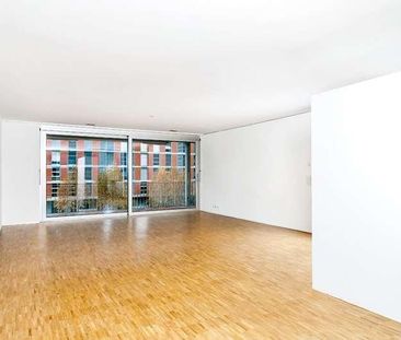 Moderne 3.5 Zimmer-Wohnung in unmittelbarer Nähe zum Bahnhof Oerlikon - Photo 1
