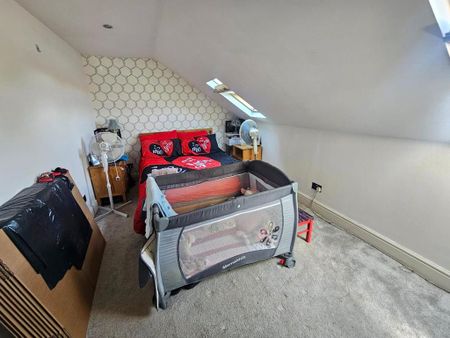 3 bedroom maisonette to rent - Photo 4