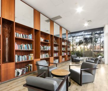 Stylish Two-Bedroom Apartment with City Views in the Heart of Parra... - Photo 2