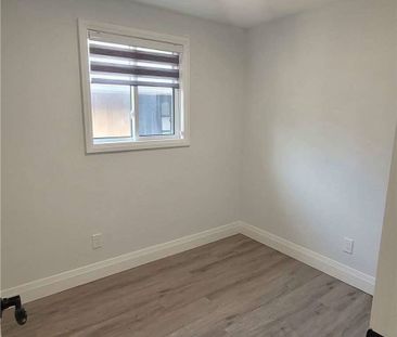 For Lease - 726 Grandview Drive Unit# Main, Oshawa, Ontario - Photo 1